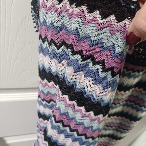 Multicolor Chevron Women's Top - Picture 7 of 10